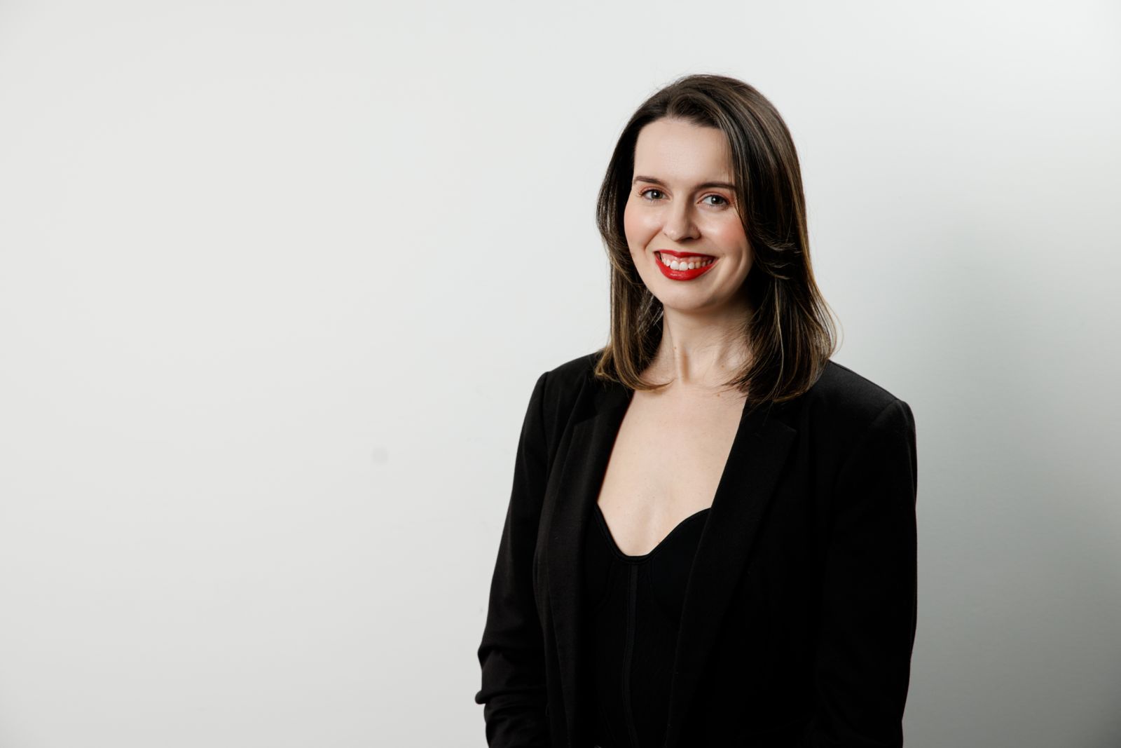 Rachel Lyndon-Jones press headshot — landscape